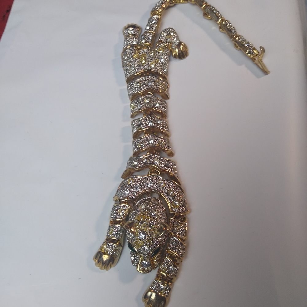 Vintage 80s Leopard Gold Tone Rhinestone Articulated Green Eyes Bracelet